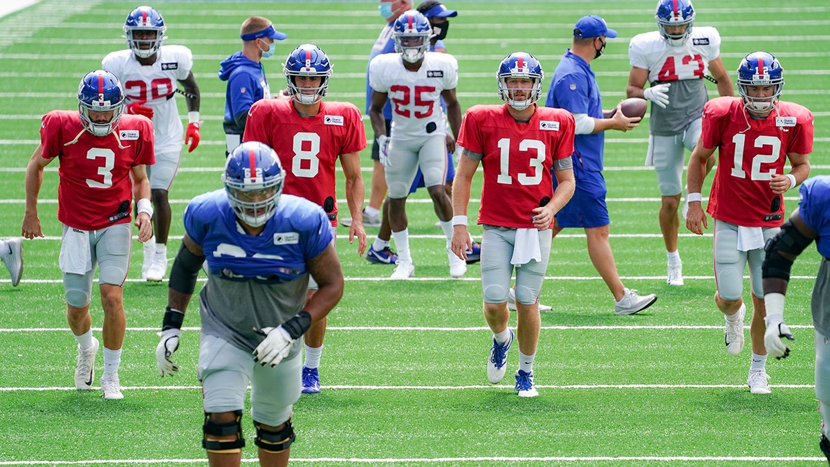 Can the Giants pull off a win in Week 1? (AP Photo/John Minchillo)