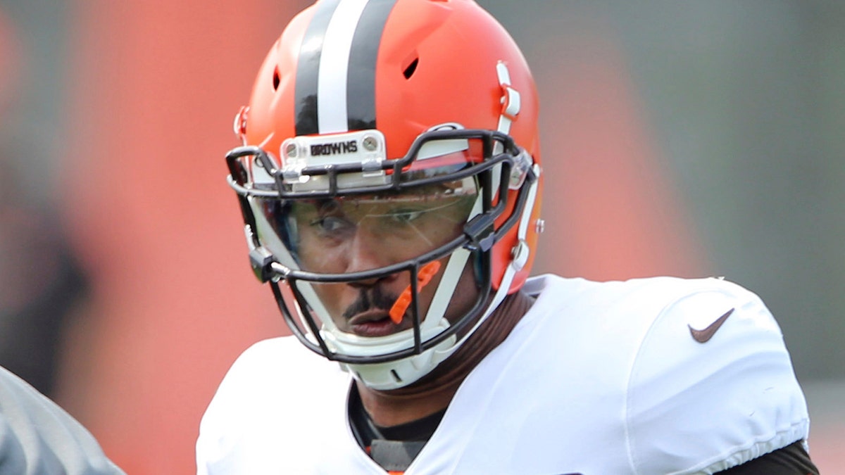 Browns' Myles Garrett admits he nearly quit after helmet incident, wants to  clear air with Steelers QB