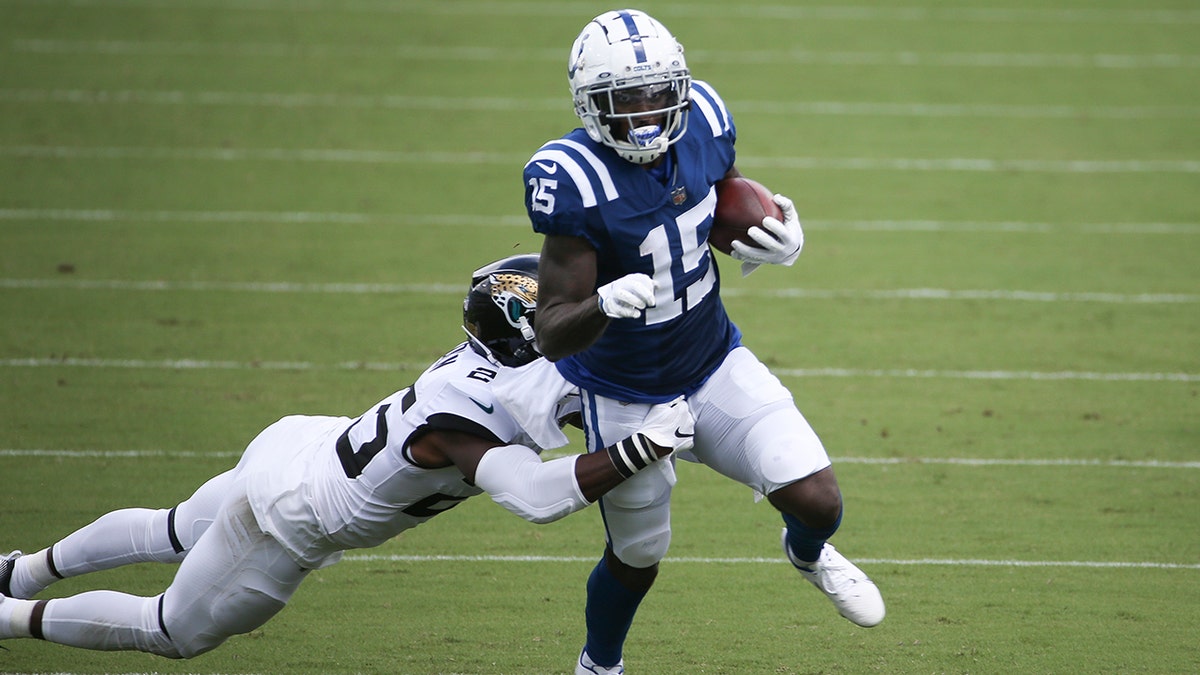 Colts' Parris Campbell gets carted off the field after suffering