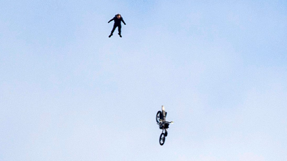 tom cruise bike stunt cliff