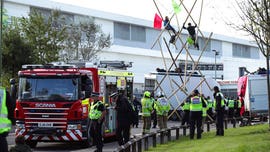 Far-left protesters blockade UK printing presses, stopping newspaper deliveries