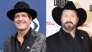 Jerrod Niemann recalls hanging out with Garth Brooks unexpectedly