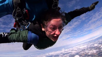 Man proposes to girlfriend after skydiving from 13,000 feet