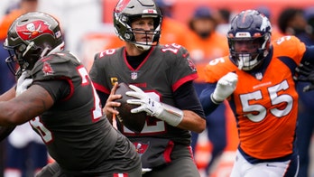 Brady, Barrett lead Buccaneers past Broncos 28-10