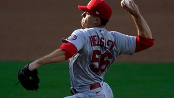 Goldschmidt, Cardinals win 7-4 in Padres' return to playoffs