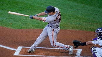 Dickerson homers 3 times, Giants win big over Rockies, 23-5