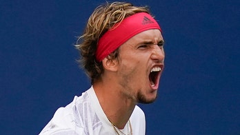 Zverev overcomes 12 double-faults at US Open; Osaka into SF