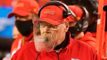 Chiefs' Andy Reid on foggy face shield: 'That was brutal'