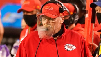 Andy Reid's face shield goes viral during Chiefs' opening game