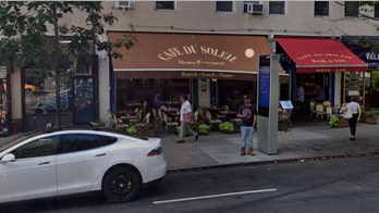 NYC restaurant installs 'space bubbles' for sidewalk dining ahead of colder months
