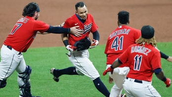 Walk away: Indians rally again, keep AL Central hopes alive
