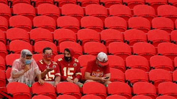 Chiefs having limited fans at Arrowhead Stadium may be safer than watching game at bar, crowded home, health official says