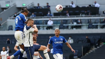 Mourinho woe, Ancelotti joy: Everton opens with win at Spurs