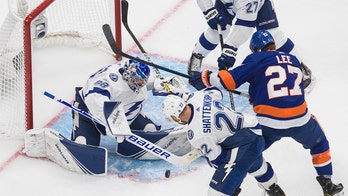 Nelson, Varlamov help Islanders beat Lightning 5-3 in Game 3