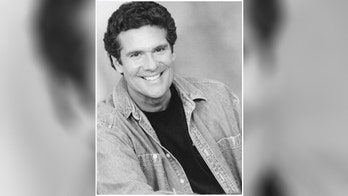 Soap opera star Marcus Smythe dead at 70, family asks for donations to Democrats in his honor