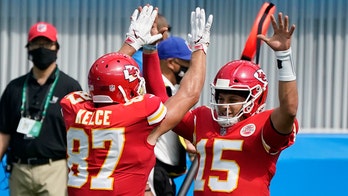 Patrick Mahomes stays red hot in September with win vs. Chargers
