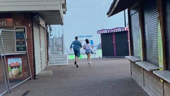 Restaurant manager films couple who allegedly fled without paying for $127 worth of steak and booze