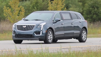 Next Cadillac XT5 limousine caught on camera by auto paparazzo