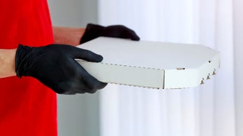 Pizza delivery man, 89, charms Internet and earns $12G tip