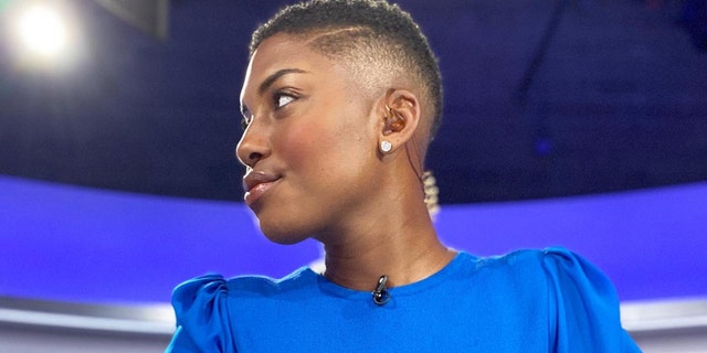 Florida news anchor praised for rocking short natural hair on air | Fox News Florida news anchor praised for rocking short natural hair on air | Fox News