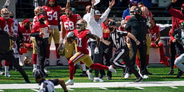 San Francisco 49ers running back Raheem Mostert (31) runs 80 yards for a touchdown during the first half of an NFL football game against the New York Jets, Sunday, Sept. 20, 2020, in East Rutherford, N.J. (AP Photo/Corey Sipkin)