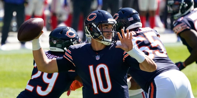 Chicago Bears quarterback Mitchell Trubisky (10) throws against the New York Giants during the first half of an NFL football game in Chicago, Sunday, Sept. 20, 2020. (AP Photo/Nam Y. Huh)