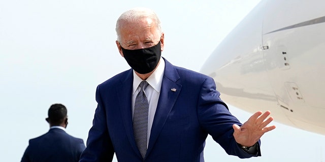 Democratic presidential candidate former Vice President Joe Biden arrives at Green Bay Austin Straubel International Airport in Green Bay Wis., Monday, Sept. 21, 2020. (AP Photo/Carolyn Kaster)