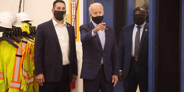 Democratic U.S. presidential nominee and former Vice President Joe Biden arrives to tour the Jerry Alander Carpenter Training Center in Hermantown, a suburb of Duluth, Minnesota, U.S., September 18, 2020. REUTERS/Jonathan Ernst - RC271J9K4XJT