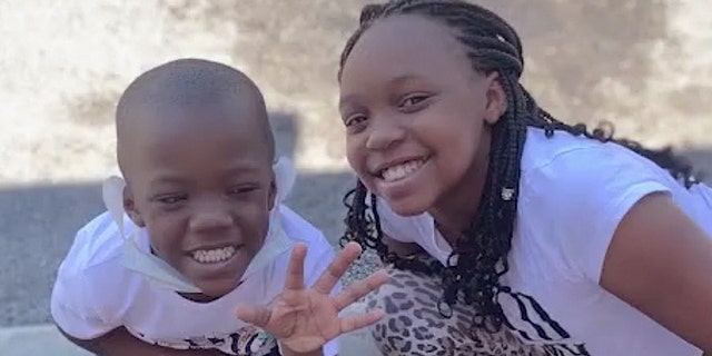 The crash killed Da’Karia Spicer, right, and left her brother Dhaamir in critical condition. (Fox32 Chicago)