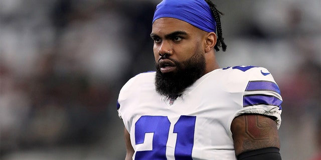 Ezekiel Elliott #21 of the Dallas Cowboys looks on before the game against the Washington Redskins at AT&T Stadium on December 29, 2019 in Arlington, Texas. (Photo by Tom Pennington/Getty Images)