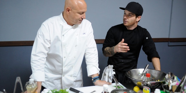 Tom Colicchio and Aaron Grissom during 'Last Chance Kitchen.'