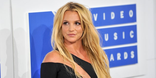 Britney Spears a également défilé ses affaires dans une combinaison moulante.  (Allen Berezovsky / WireImage)