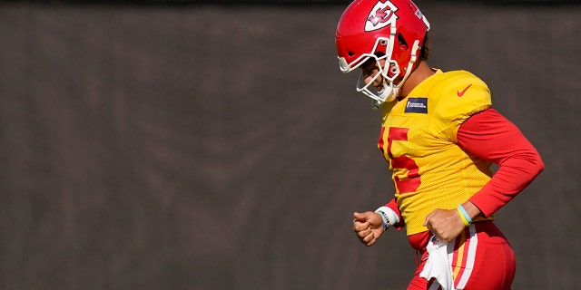 Kansas City Chiefs quarterback Patrick Mahomes signed a huge contract in the offseason. (AP Photo/Charlie Riedel)