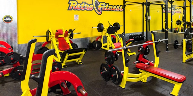(Retro Fitness)