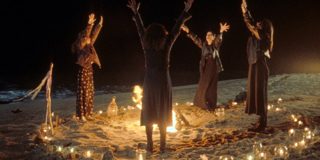 'The Craft' is coming to Amazon Prime Video just in time for Halloween.