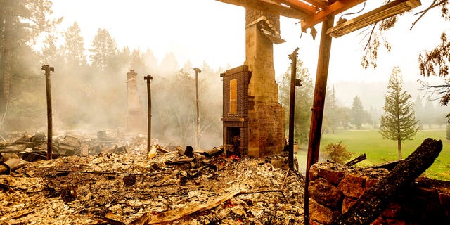 The Restaurant at Meadowood, or TRAM, was consumed in the Glass Fire. In the photo above, little more than a chimney is seen standing following the blaze in St. Helena, 牛犊.