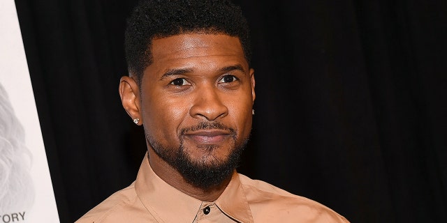 R&B singer Usher is getting flack on Twitter for allegedly using fake money with his own name and face on it at a strip club.<br />
However, the club says that everything is a big misunderstanding and Usher did not use counterfeit money. (Photo by Paras Griffin / Getty Images) “/></source></source></picture></div>
<div class=