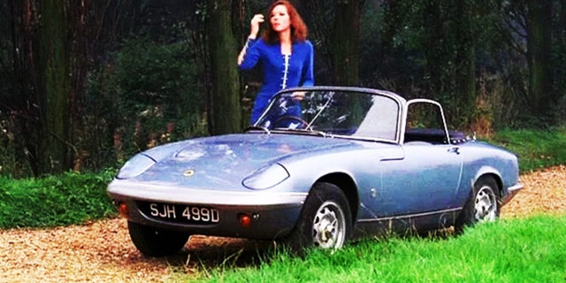 Diana Riggs The Avengers Character Emma Peel Helped Make The Lotus