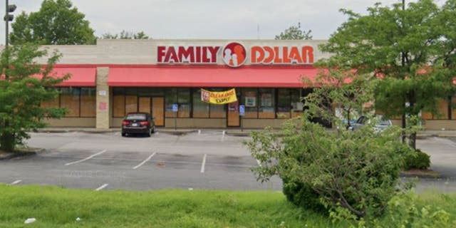 Un homme de Saint-Louis fait face à des accusations criminelles et a été abattu après une dispute au sujet de son refus de porter un masque dans un magasin Family Dollar. (Google Maps)
