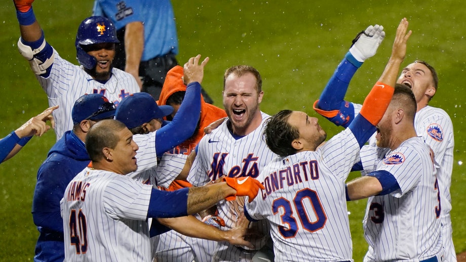 Alonso HR in 10th lifts Mets over Yanks after Seaver tribute