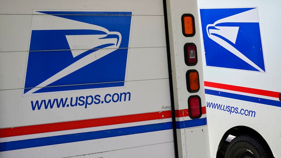 Chicago postal workers threaten to stop delivering mail after multiple employees shot on the job
