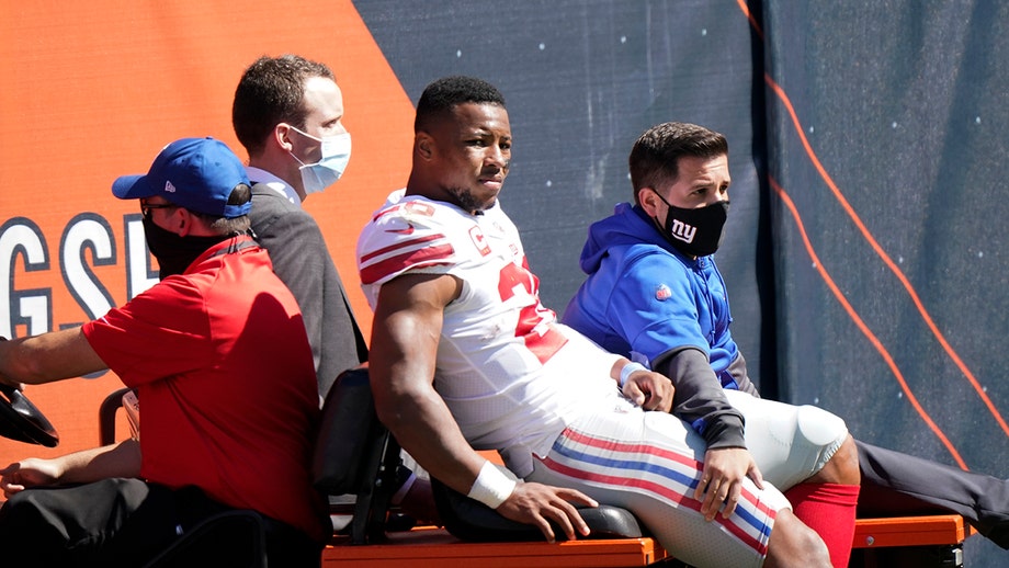 Saquon Barkley tears ACL, will need surgery to repair injury, Giants say