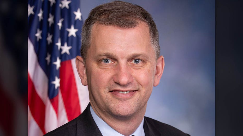 Dem Rep. Sean Casten raps that Trump supporters are ‘racist’ and ‘loony’ in leaked video | Fox News