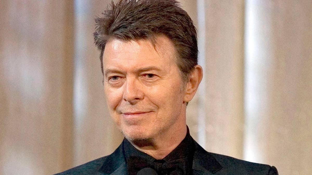 David Bowie was 'a cheerful soul,' photographer says: 'He came to