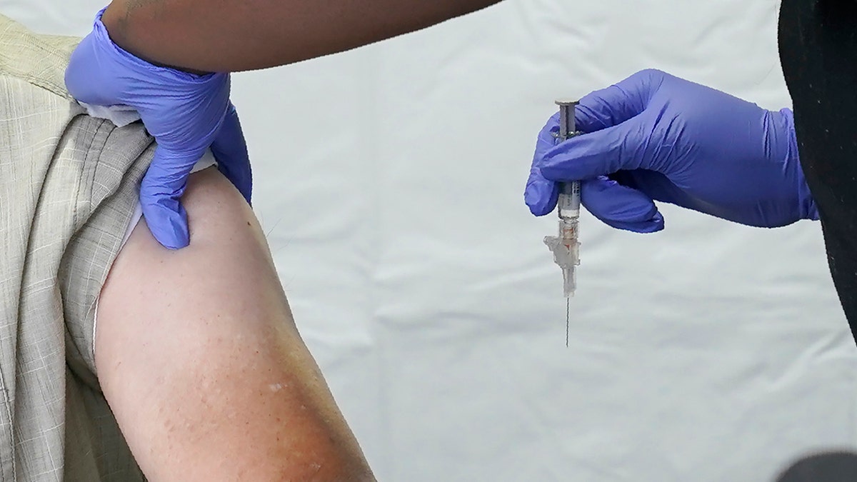 Flu shot Gov. Jay Inslee