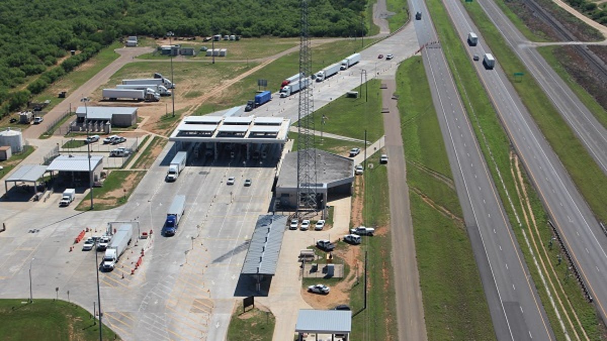 The I-35 checkpoint, where the smugglers were apprehended.