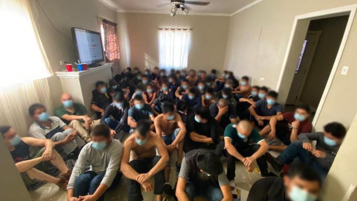 U.S. Border Patrol agents?arrested nearly 300 undocumented immigrants in a span of 18 hours last week.