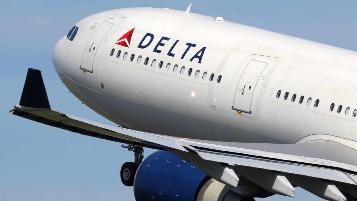Delta Air Lines CEO Ed Bastian said Thursday that the airline has 460 people on its no-fly list because they didn't comply with Delta's mask policy. (iStock)
