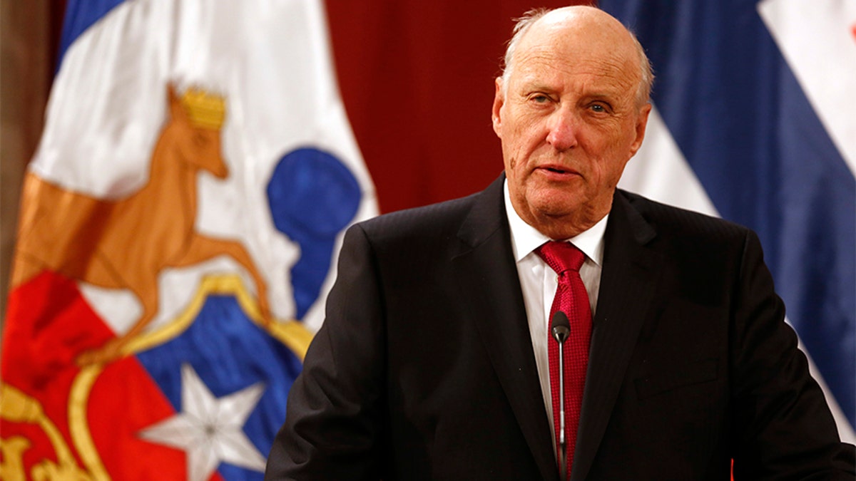 Norway's King Harald V was admitted to the main hospital in Oslo to undergo an operation that would replace a heart valve, the palace announced on Thursday.