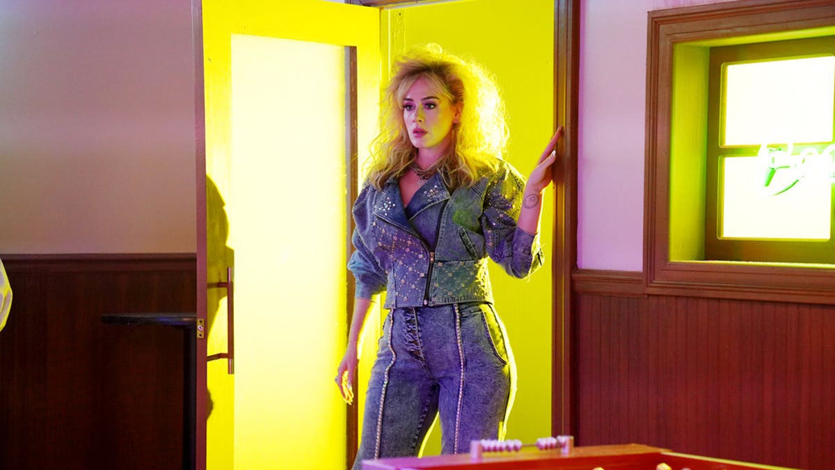 Adele during the '80's Jean Commercial' sketch.